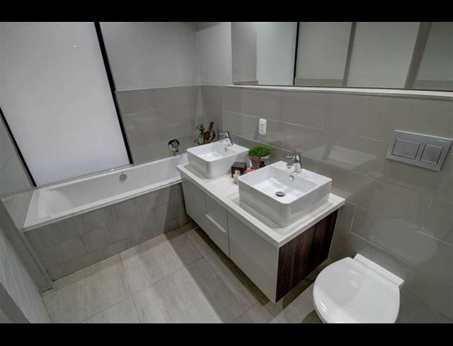 2 BEDROOM APARTMENT FOR SALE IN MENLO PARK